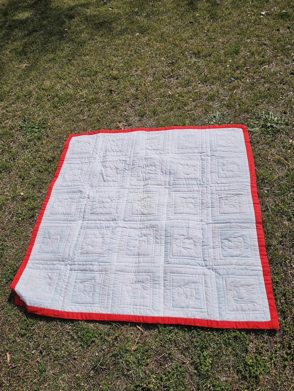Christmas Teddy Bear Quilt Baby Id Red Green White Handmade Machine Quilted Flaw
